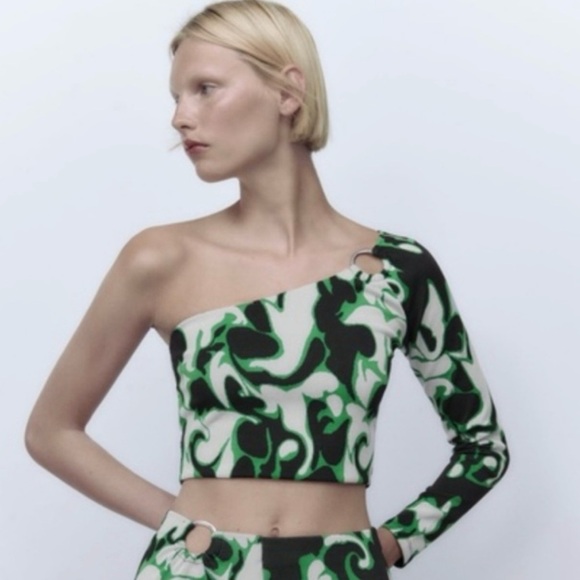 NWT Zara Asymmetrical Jacquard Long Sleeve Top in Medium💚 - Picture 1 of 5